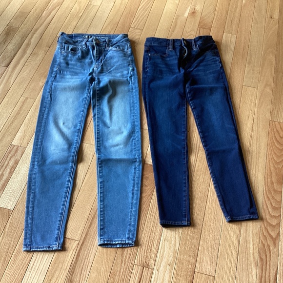 2 Pair American Eagle Jeans - Picture 1 of 4